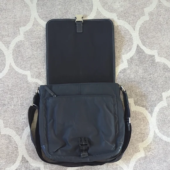 Coach Black Messenger Bag with Adjustable Strap - Picture 9 of 15